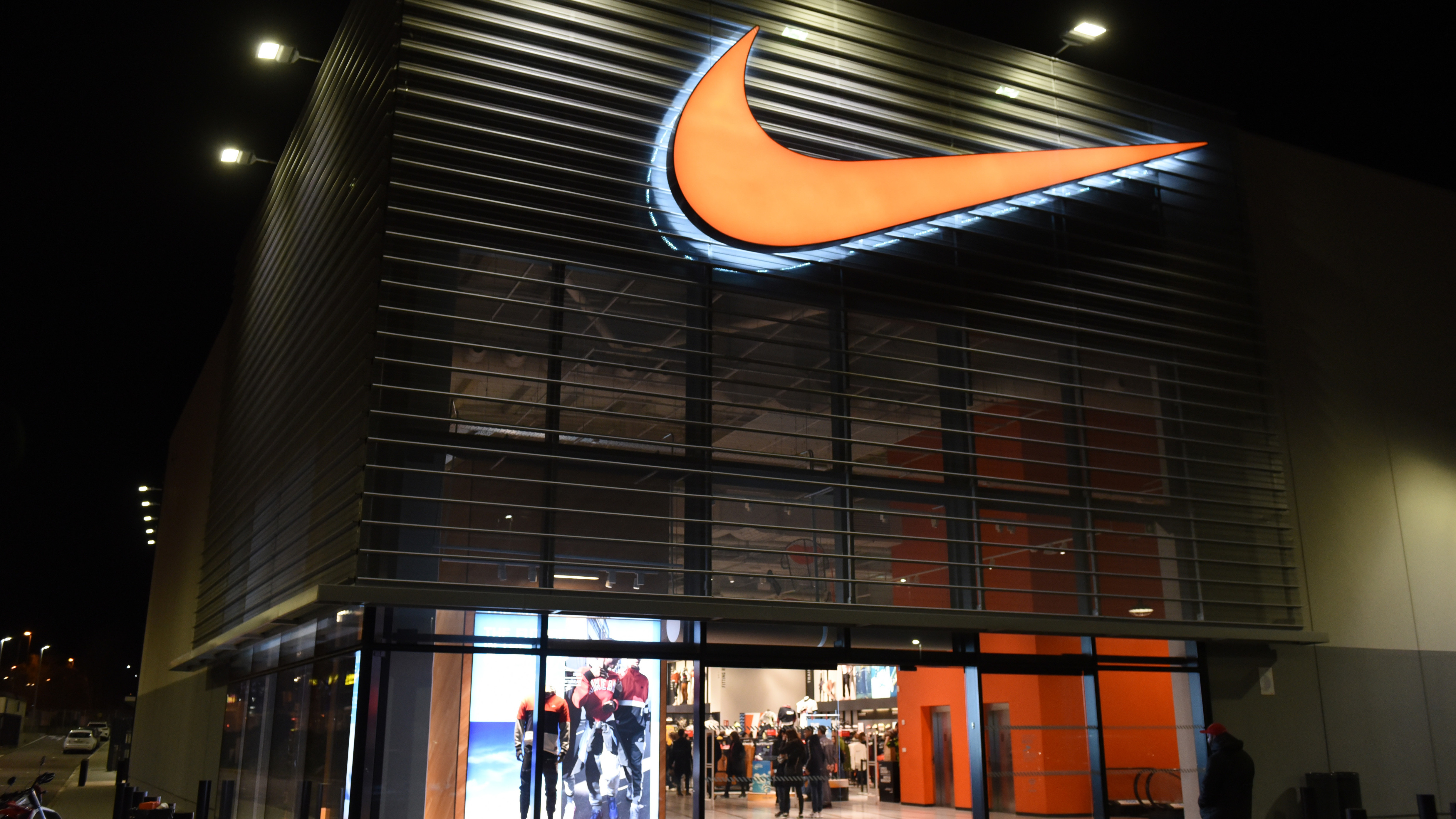 nike brand store
