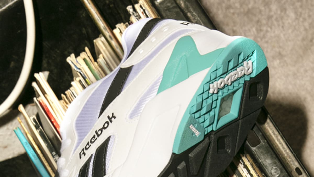 reebok aztrek og white solid teal black