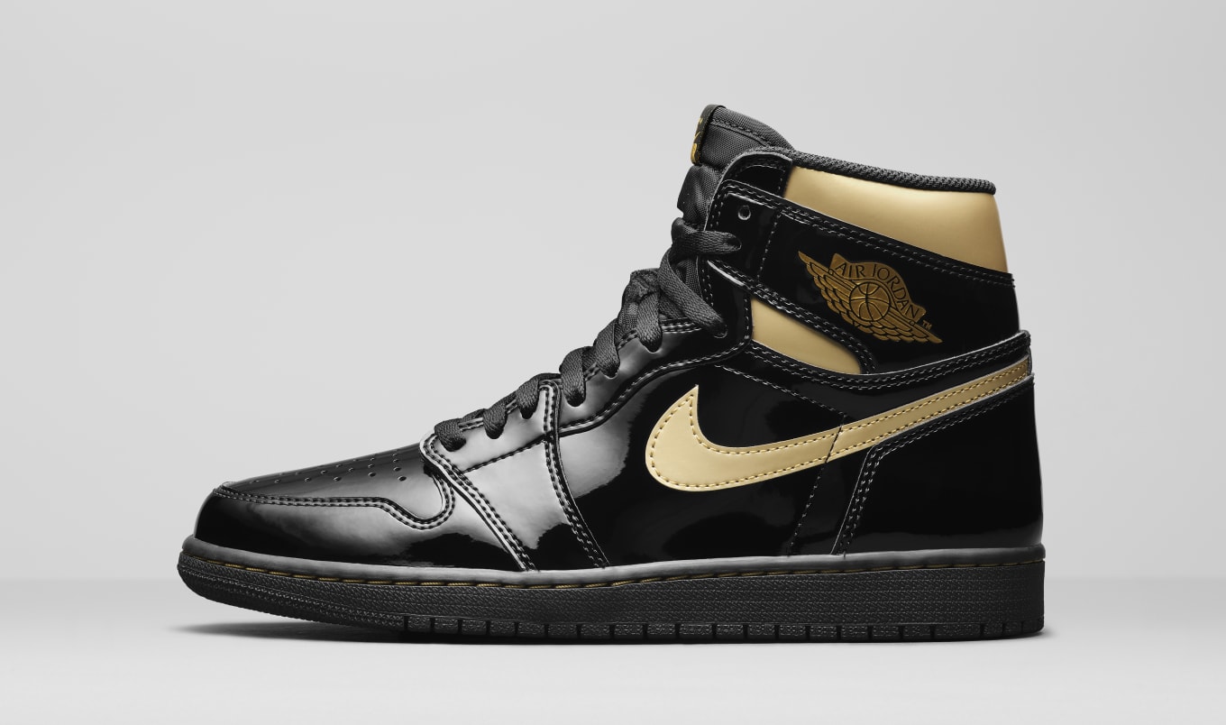 jordan retro 2 black and gold