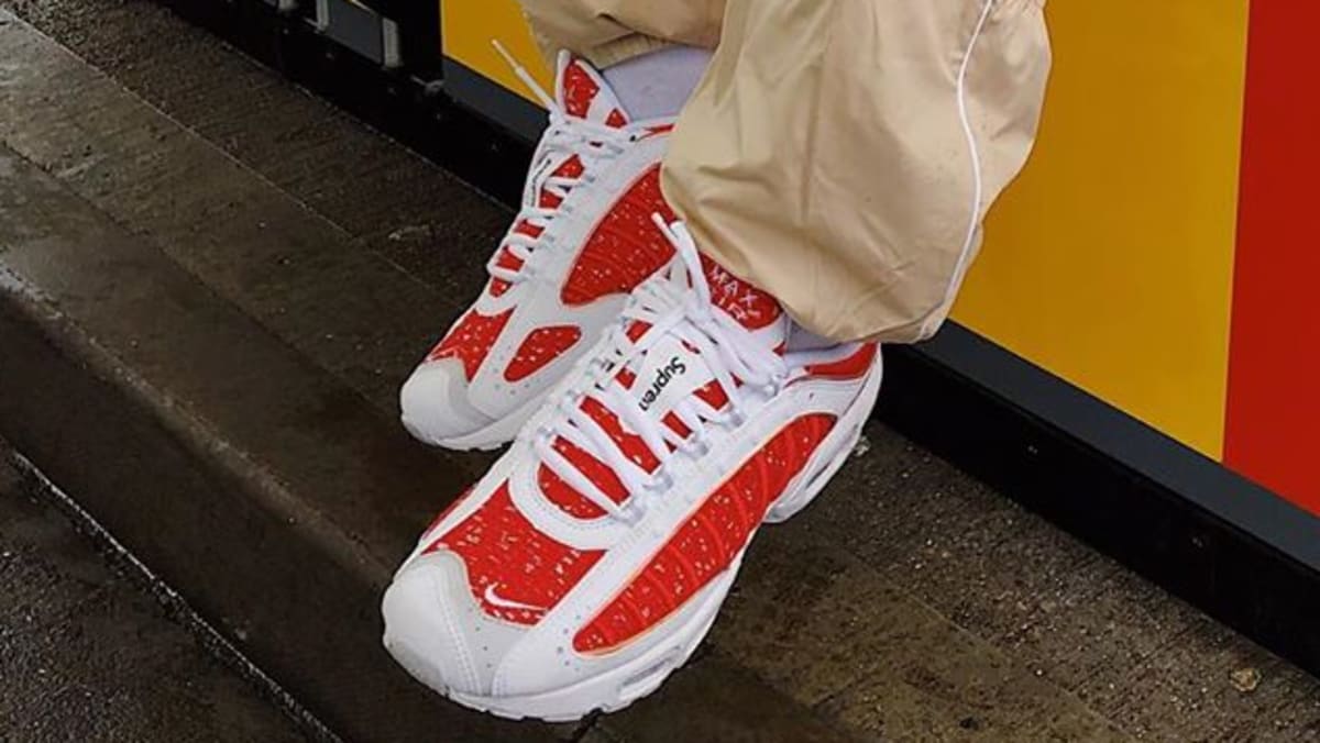 Nike Air Foamposite One University Blue New Images ...