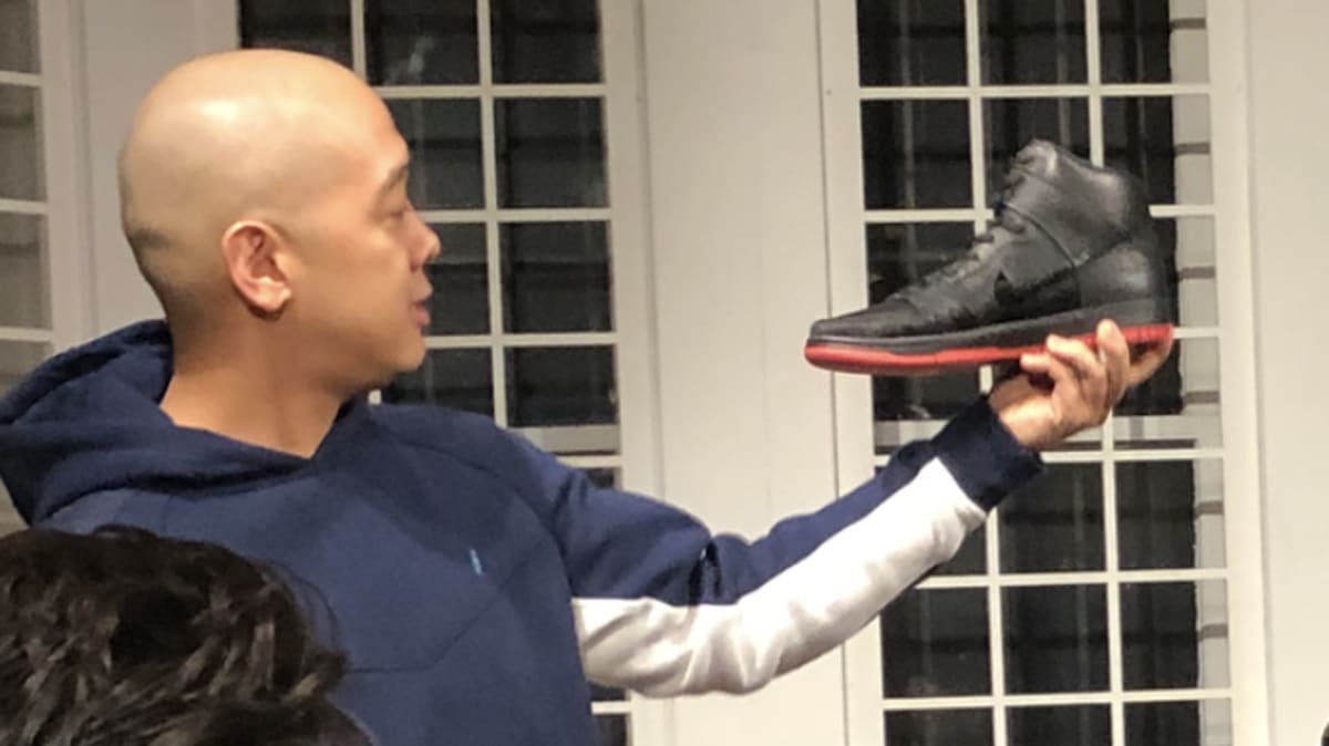 Tremendo Tractor lucha Jeff Staple Shows Off Nike SB Dunk High 'Black Pigeon' Sample | Sole  Collector