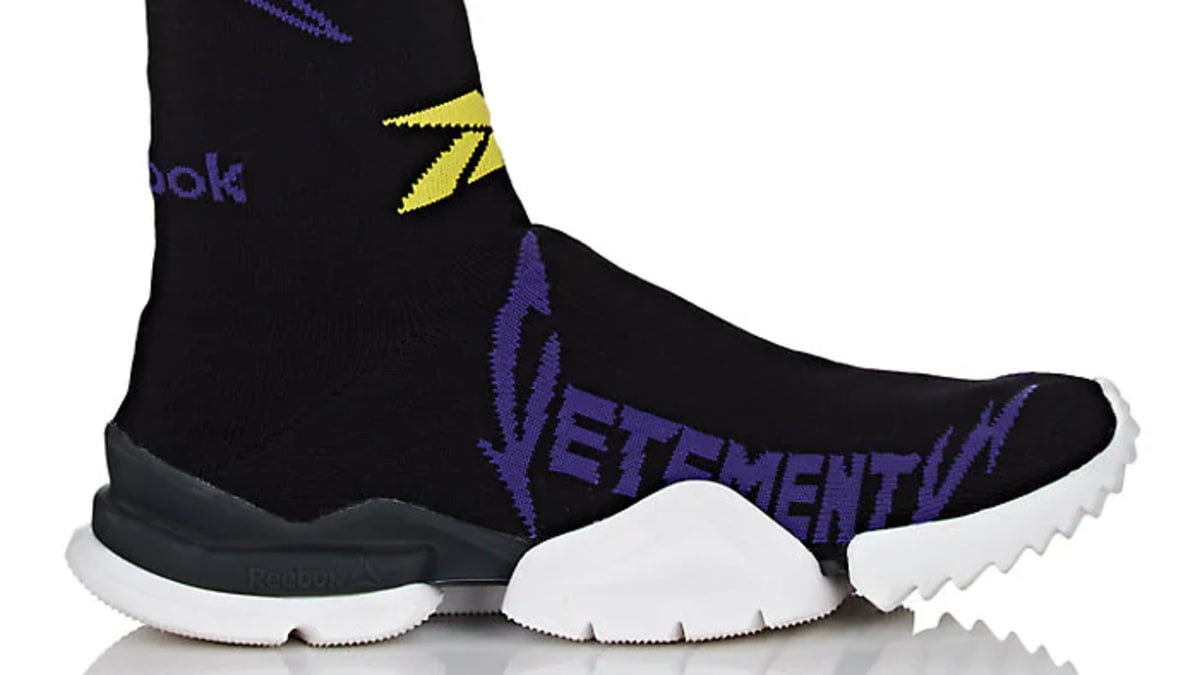 vetements reebok sock runner on feet