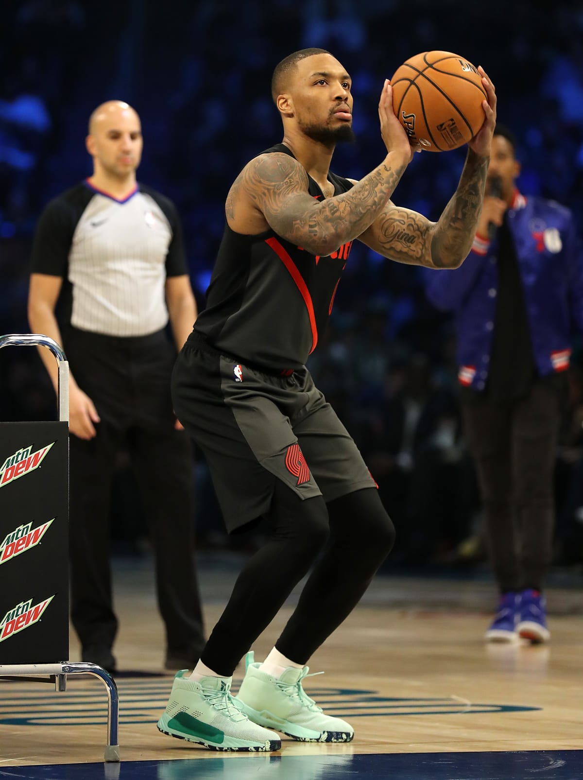 damian lillard wearing dame 5