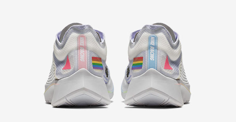 nike pink sneakers 2018