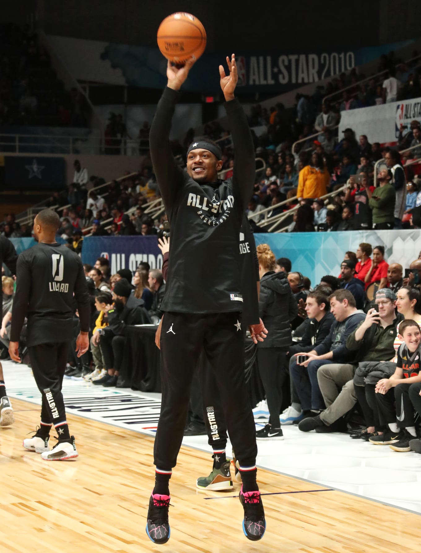 lebron james 2019 all star shoes