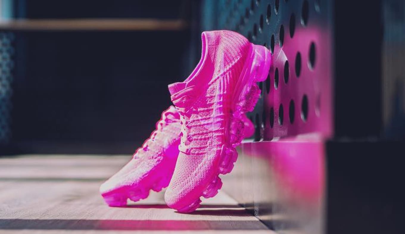 pink nike shoes vapormax