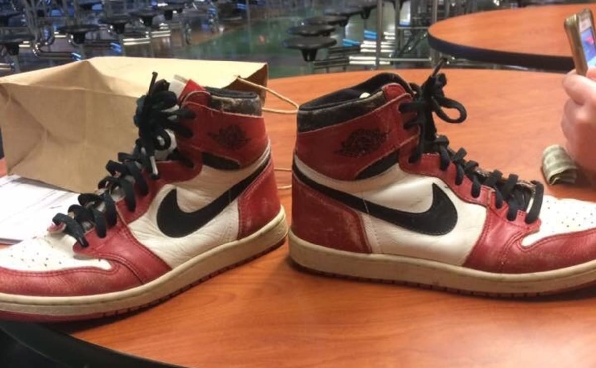 Teacher Gives Student Original 1985 Air Jordans | Sole Collector