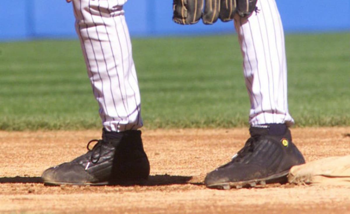 derek jeter cleats jordan