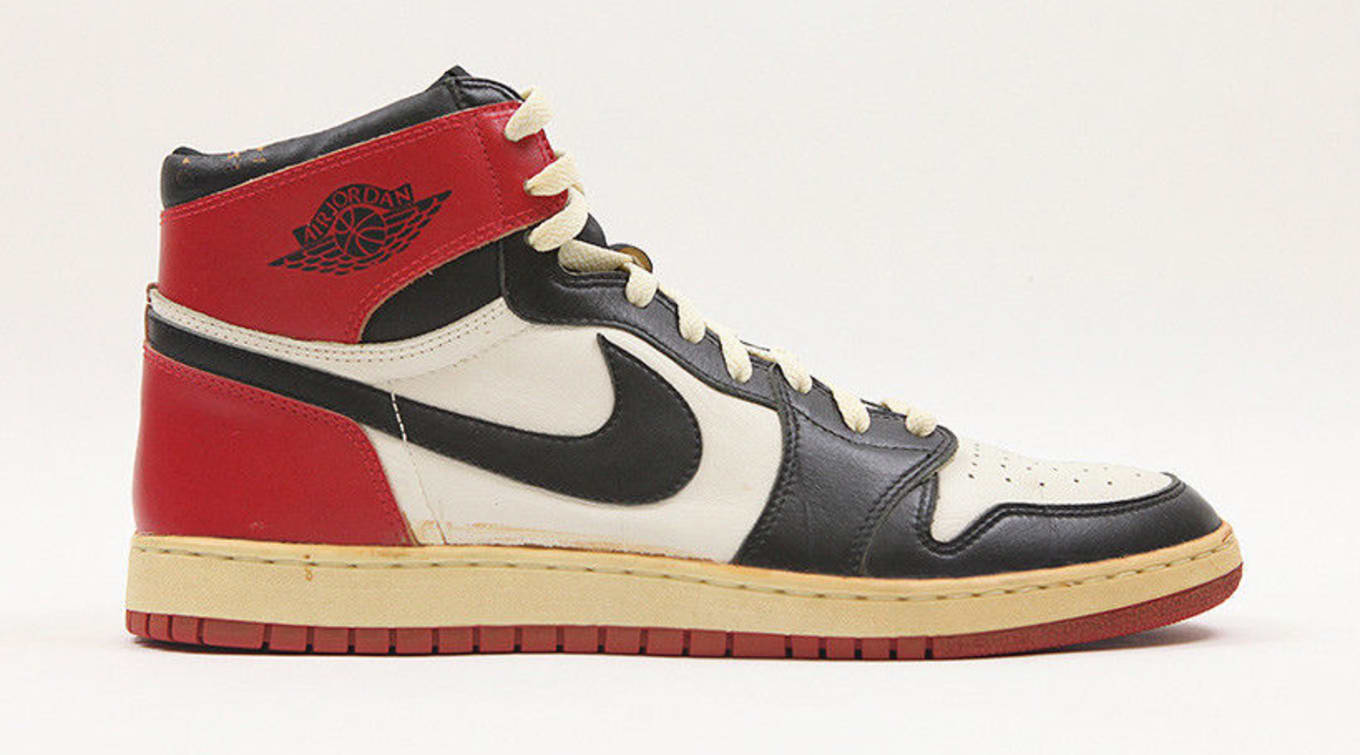 1984 retro air jordan 1's in red