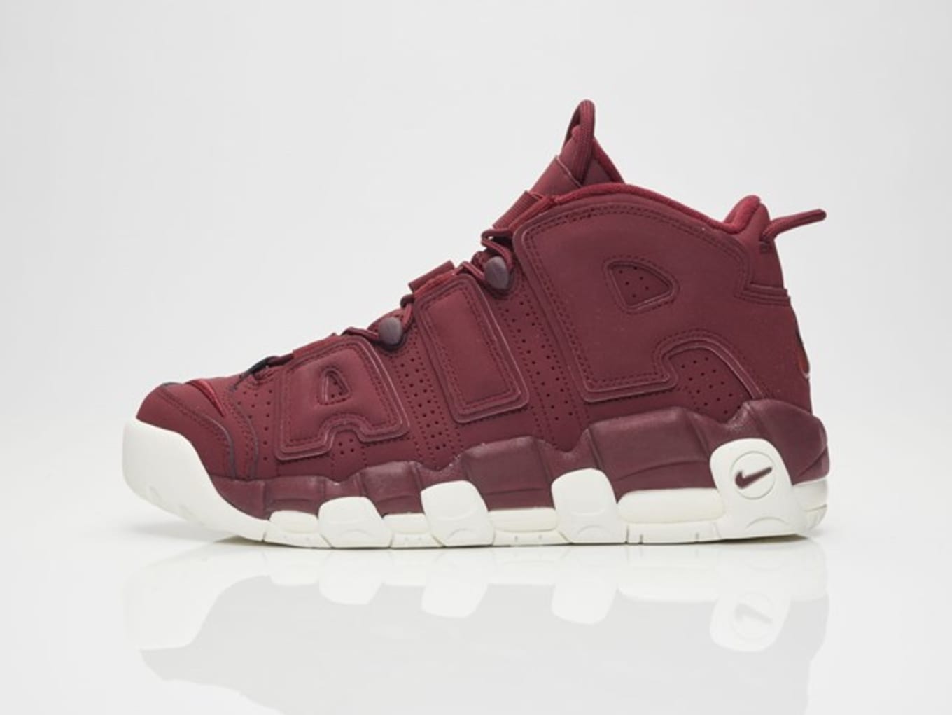 nike air more uptempo marron