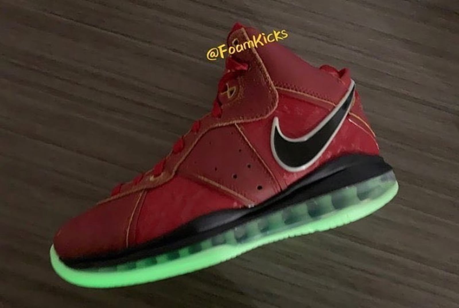 lebron 8 retro