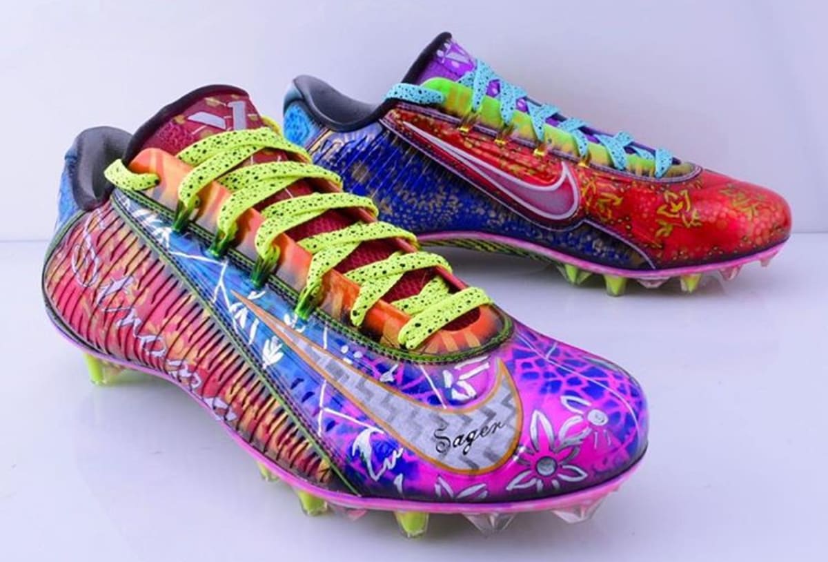 Bright color football cleats clearance