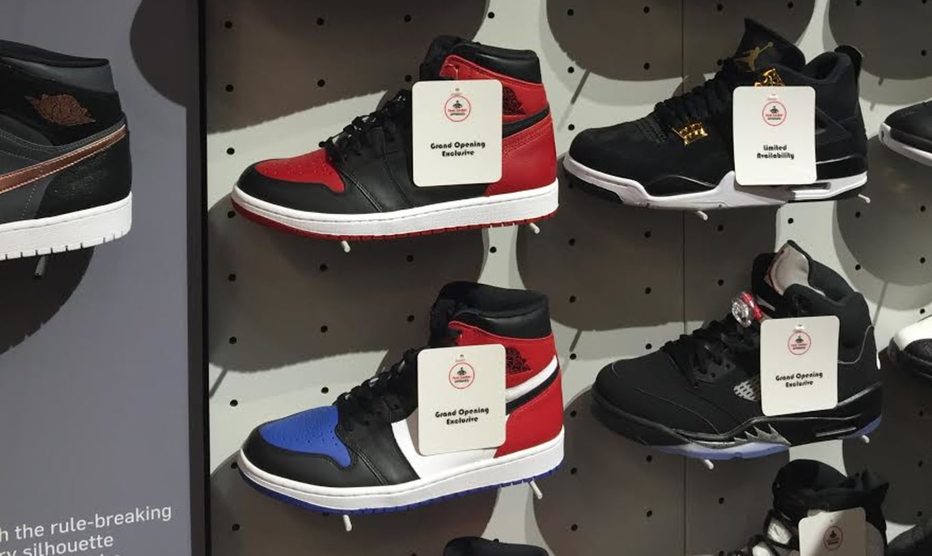 jordan 3 mocha footlocker free delivery