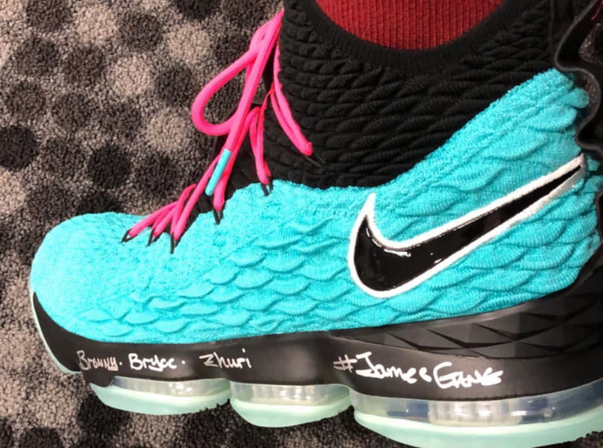 lebron south beach colors