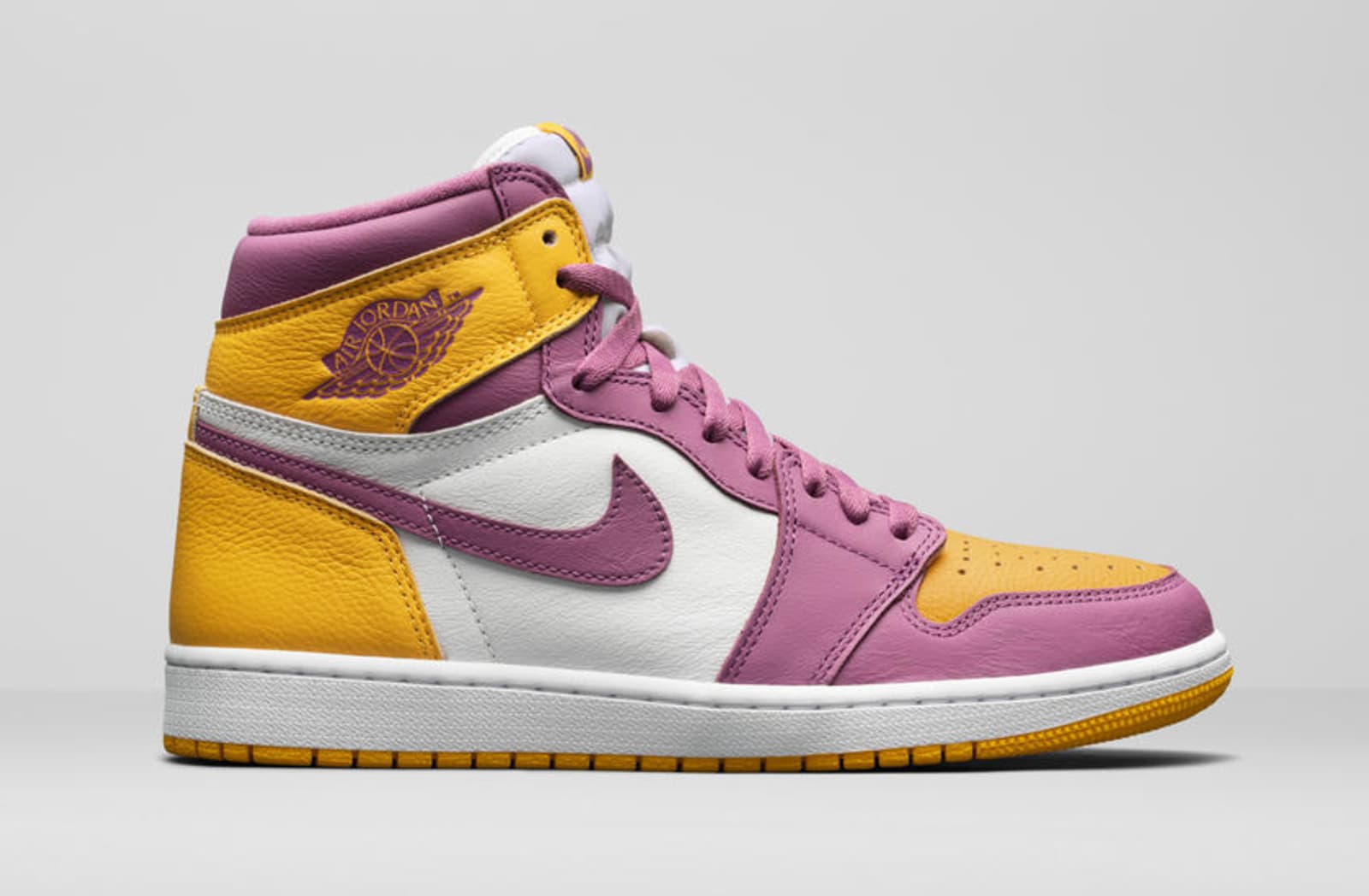 Air Jordan 1 High 'University Gold/Light Bordeaux' 555088 706 Lateral