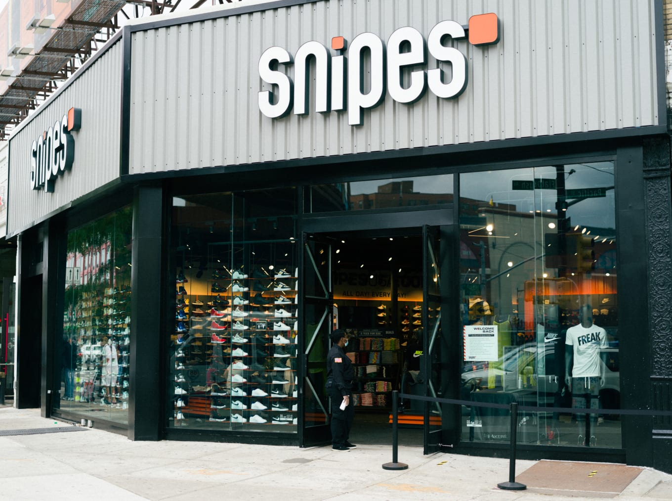 snipes store