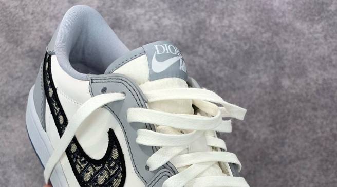 dior-air-jordan-1-low-front