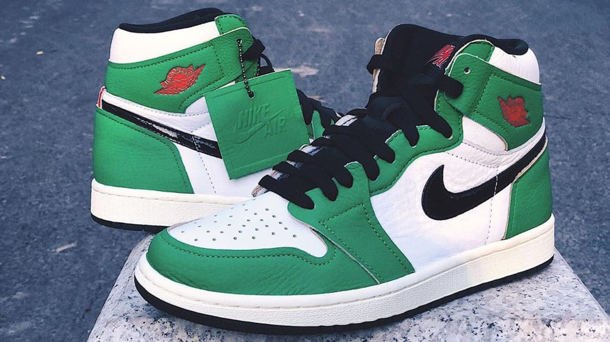 how much does a pair of jordan 1 weigh