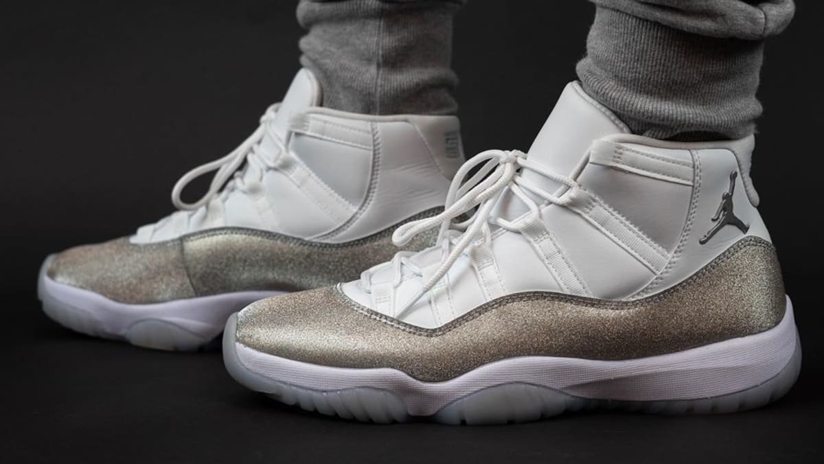 nike offline vast grey on feet