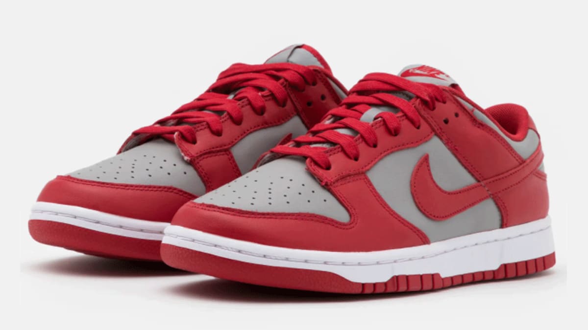 dunk low sp unlv on feet