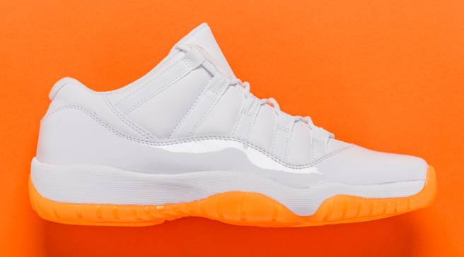 air jordan 11 low wmns orange trance