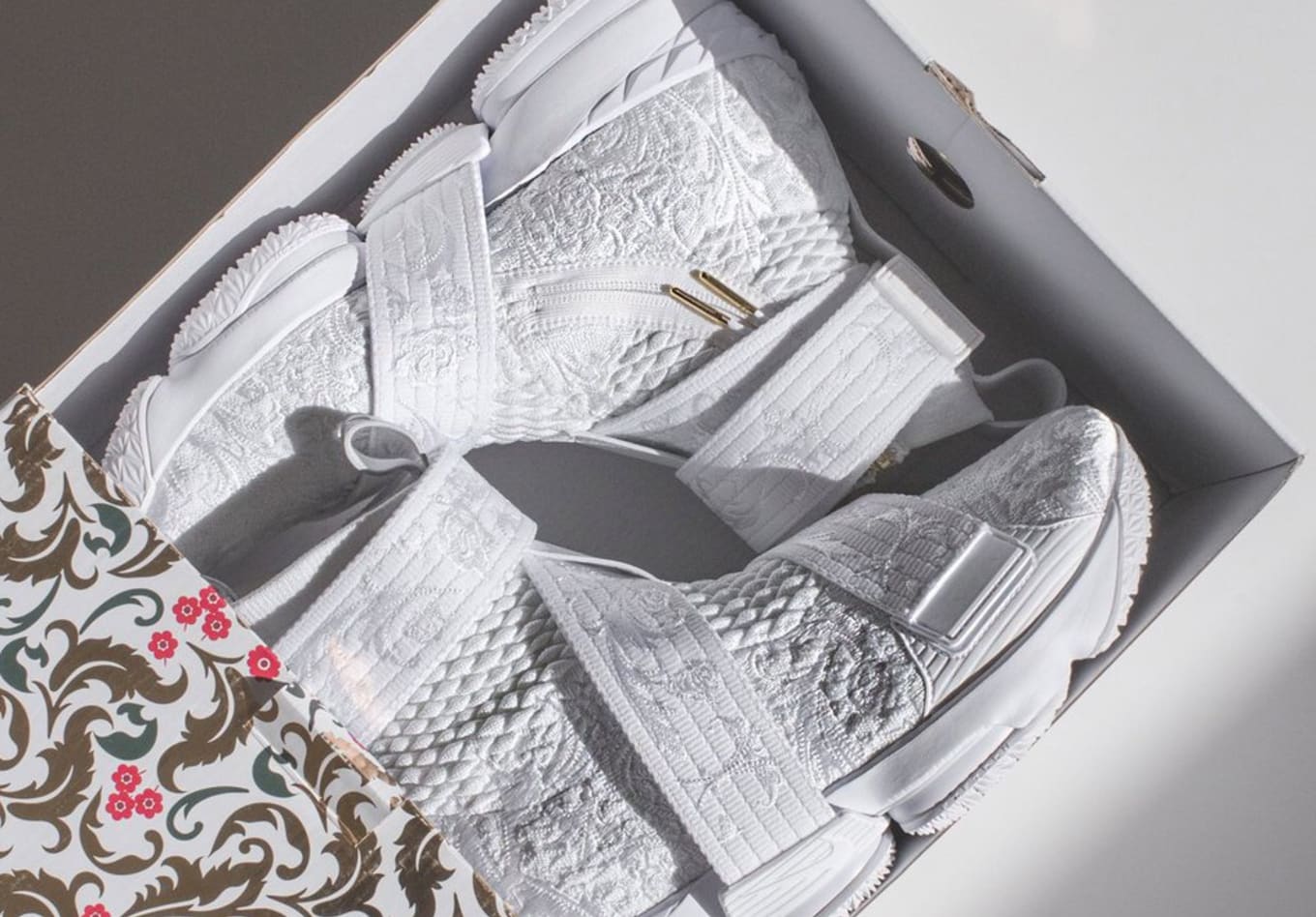 Lebron city of angels Clearance