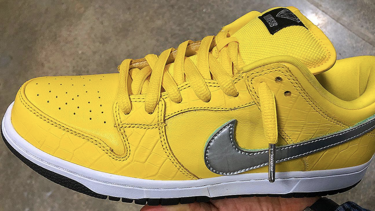 nike dunk low yellow