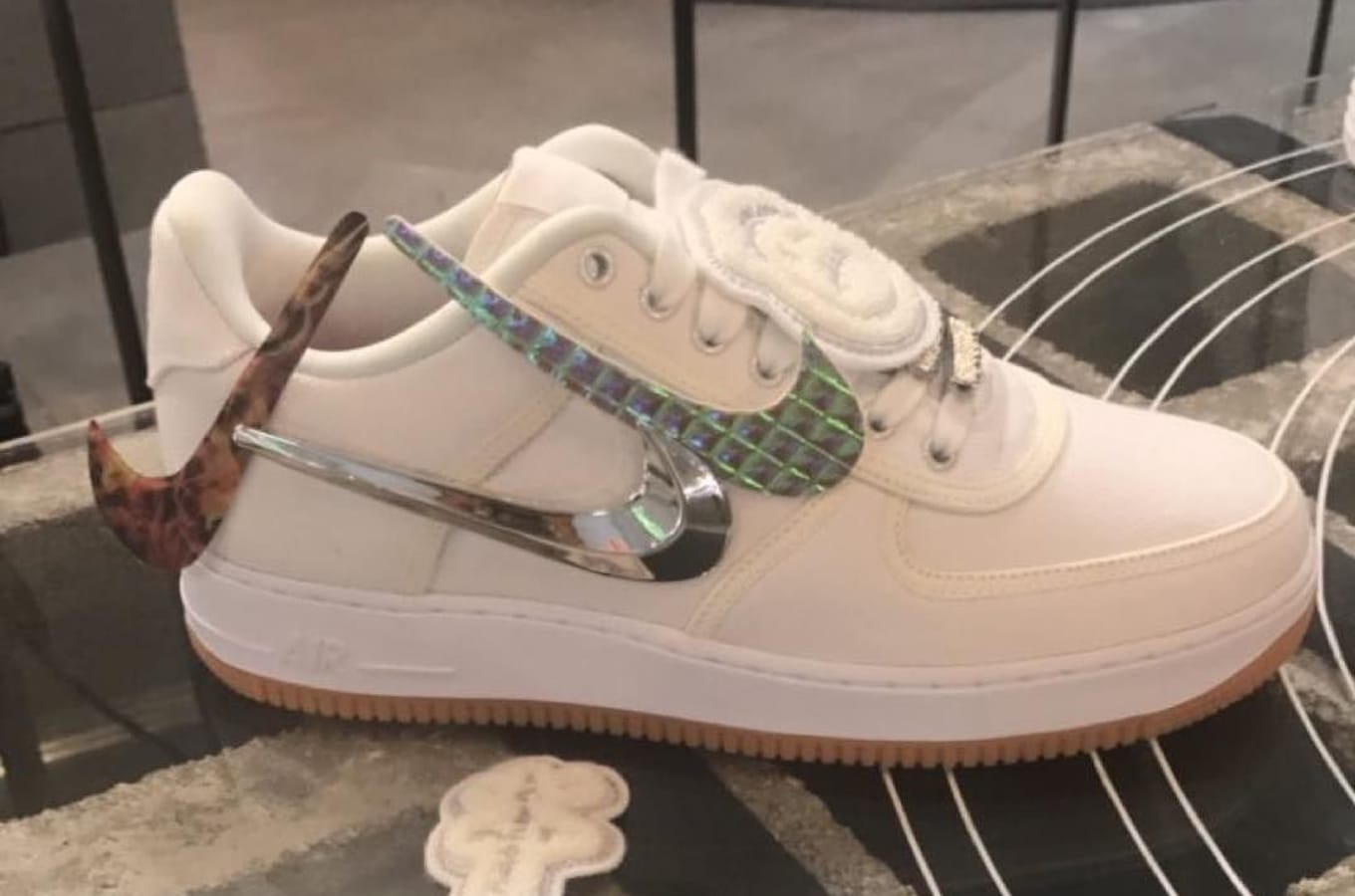 travis scott air force 1 2017