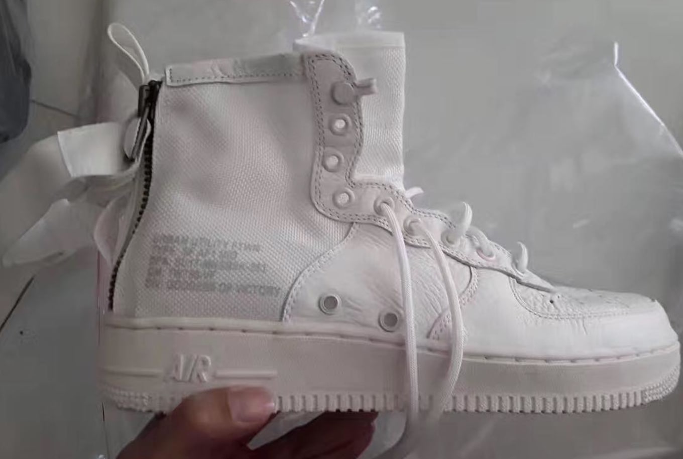 nike air force 1 with zipper on back