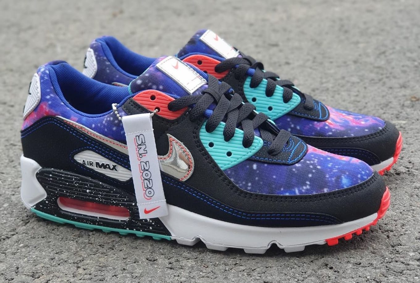 air max 90 galaxy t shirt