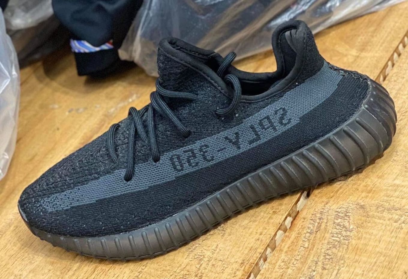 Yeezy 350 black drop deals