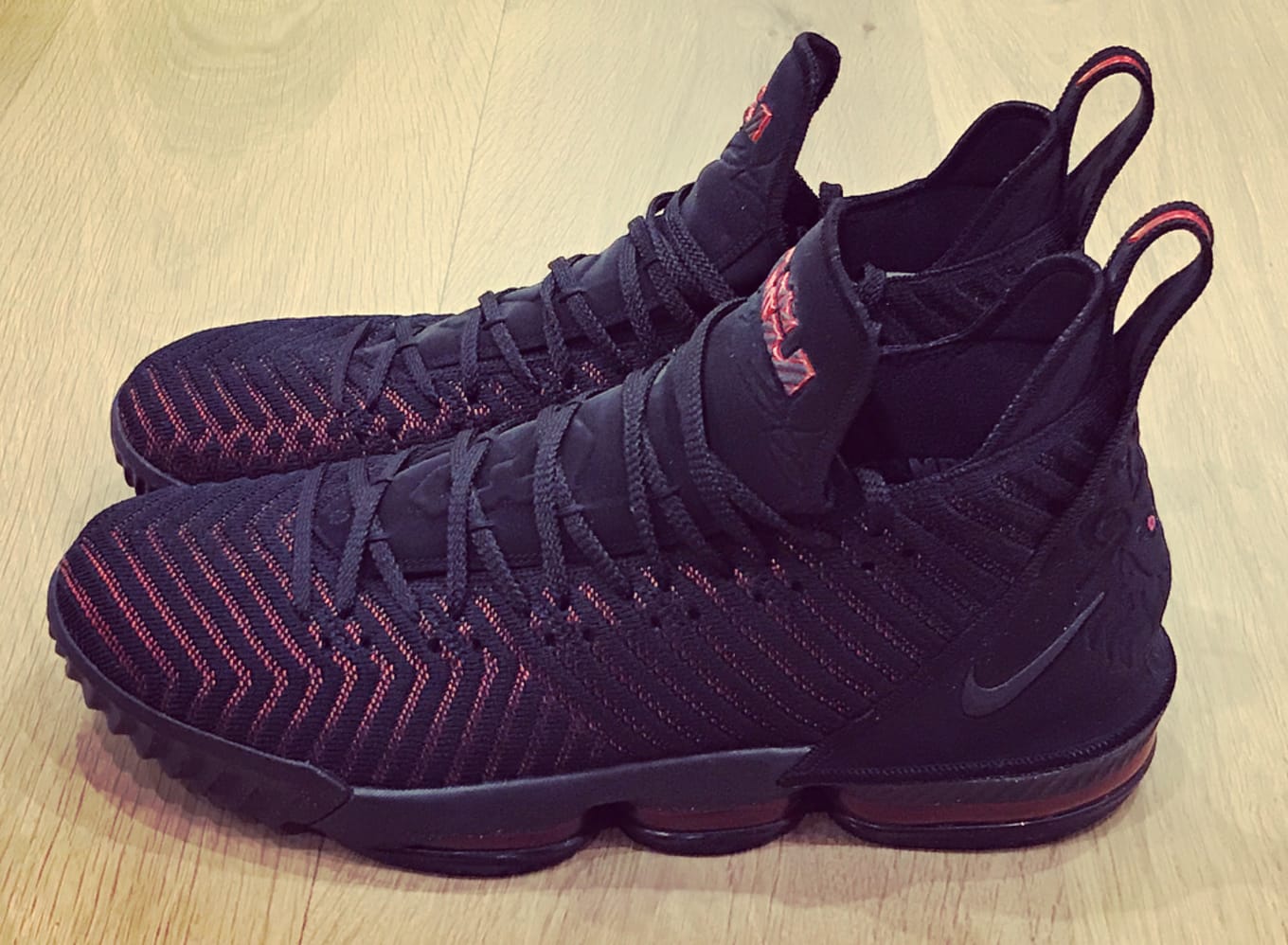lebron 16 air max