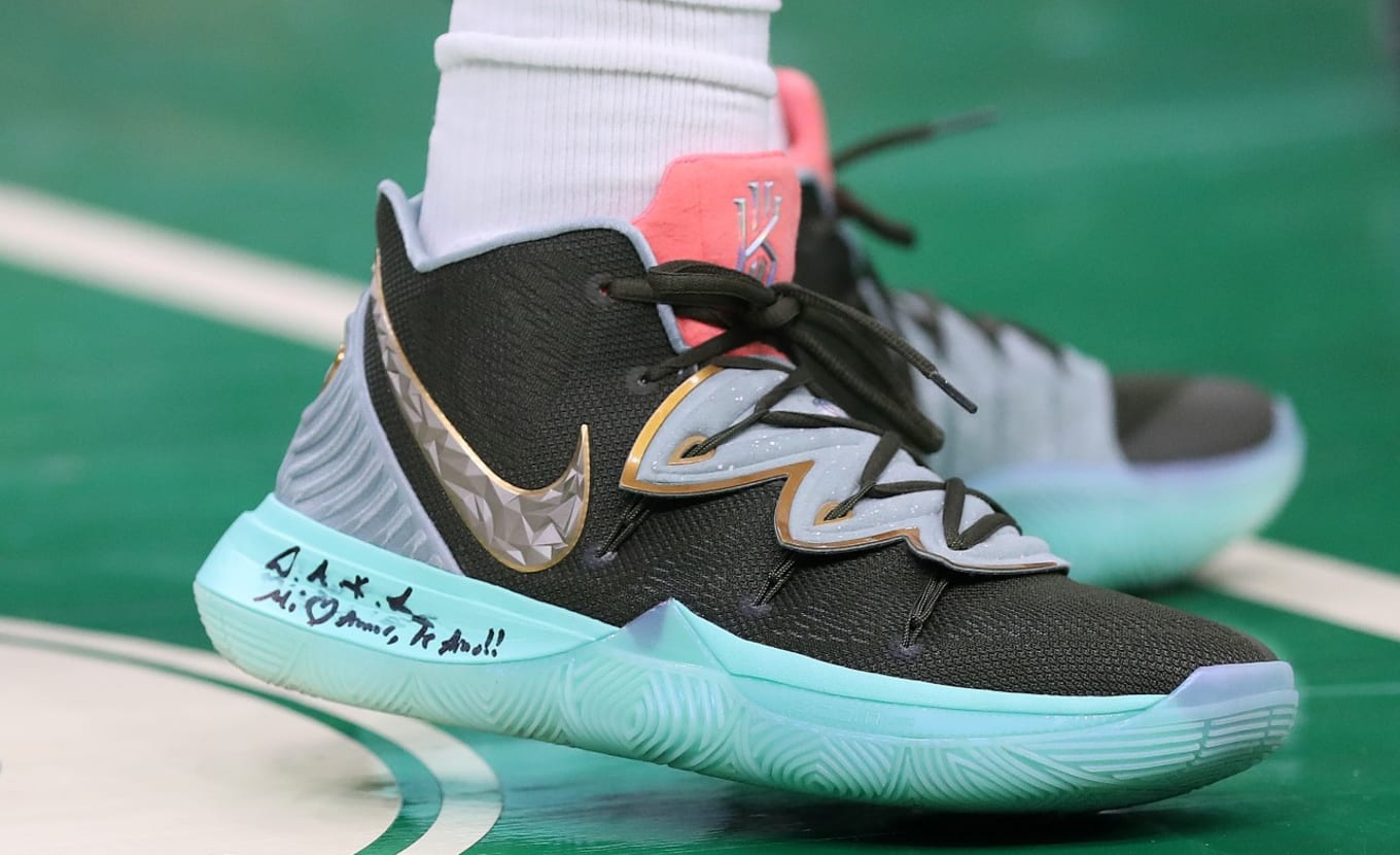 Nike kyrie 6 x friends 2025