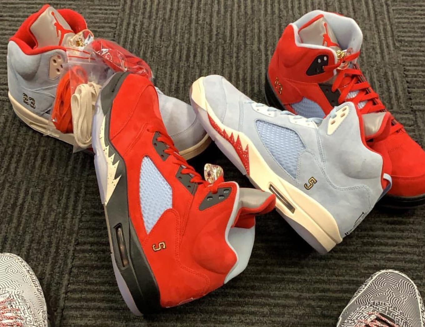 jordan 5 retro trophy room university red