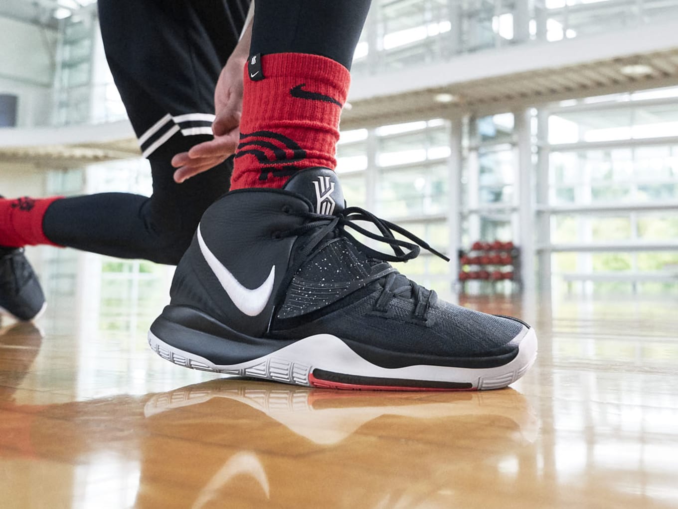 kyrie irving gym shoes