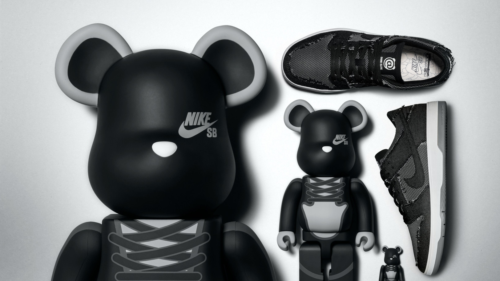 sb dunk low bearbrick