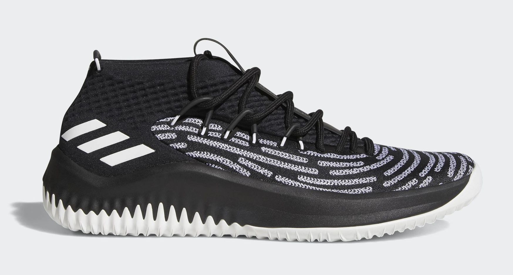 dame 4 black and white