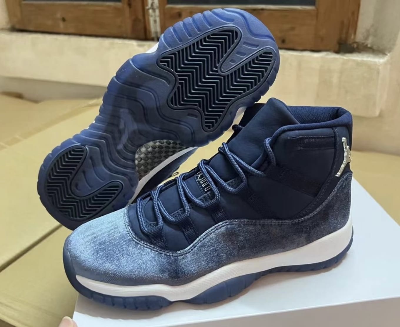 Royal blue jordan 11 release date outlet