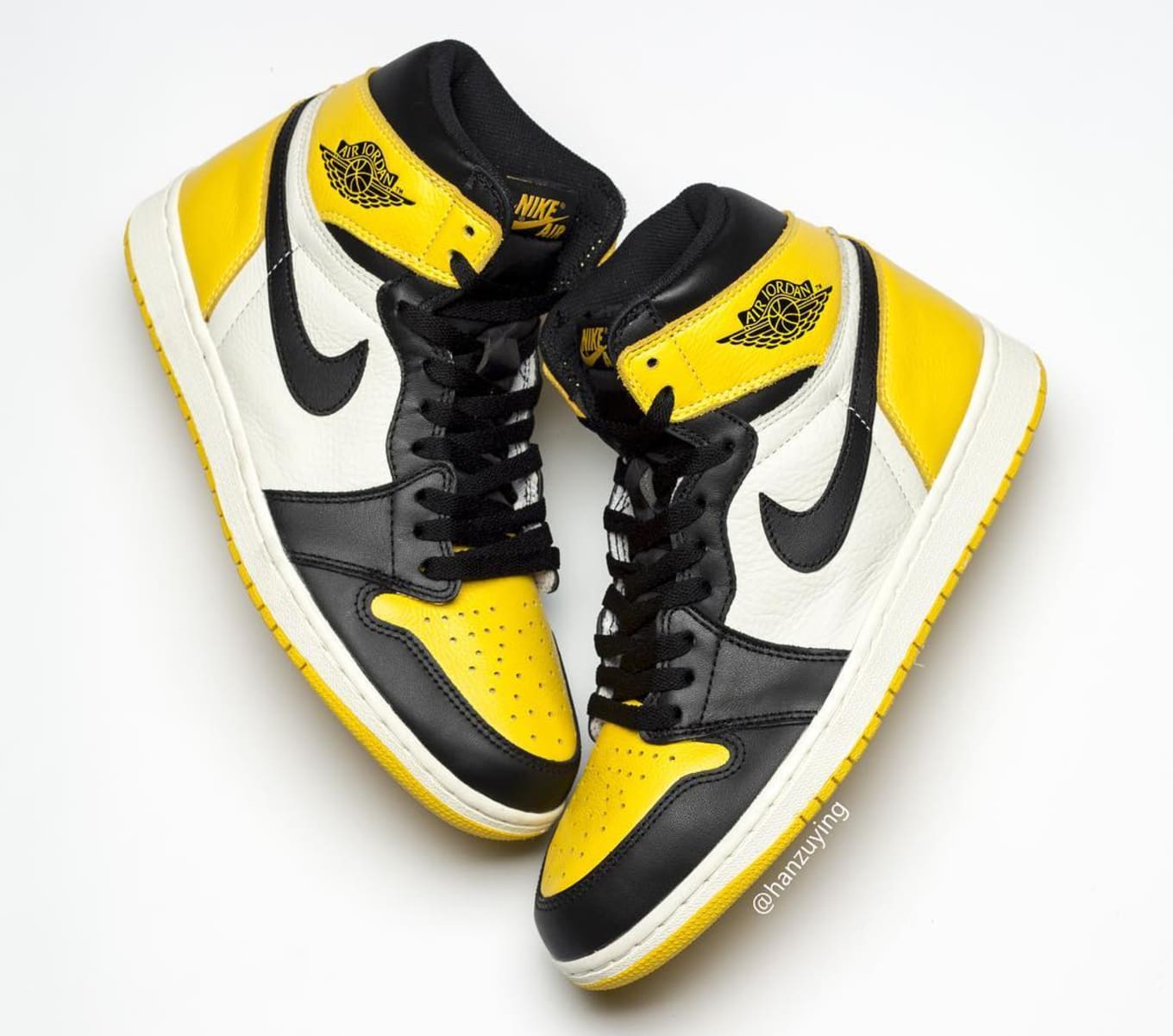 Air Jordan 1 Retro High OG 'Yellow Toe 