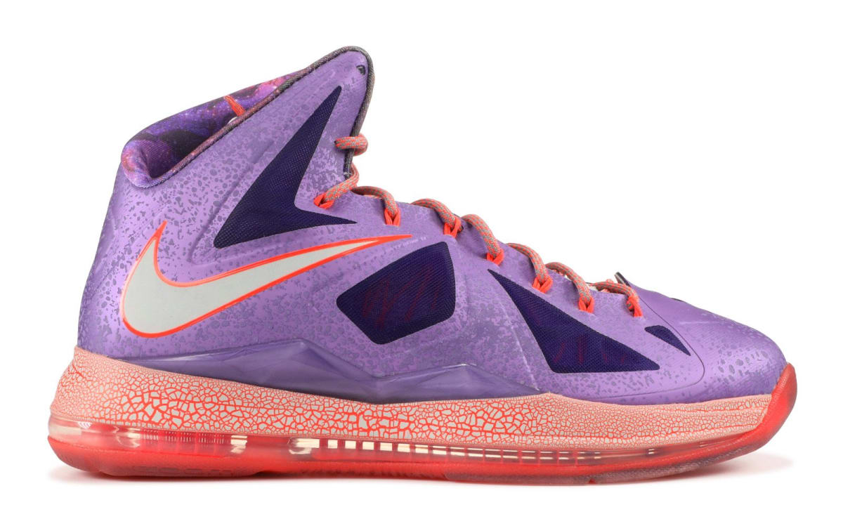 lebron james top selling shoes