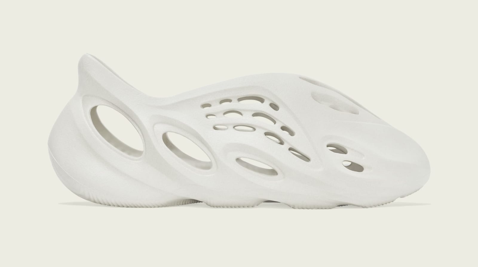 adidas-yeezy-foam-runner-sand-fy4567-lateral