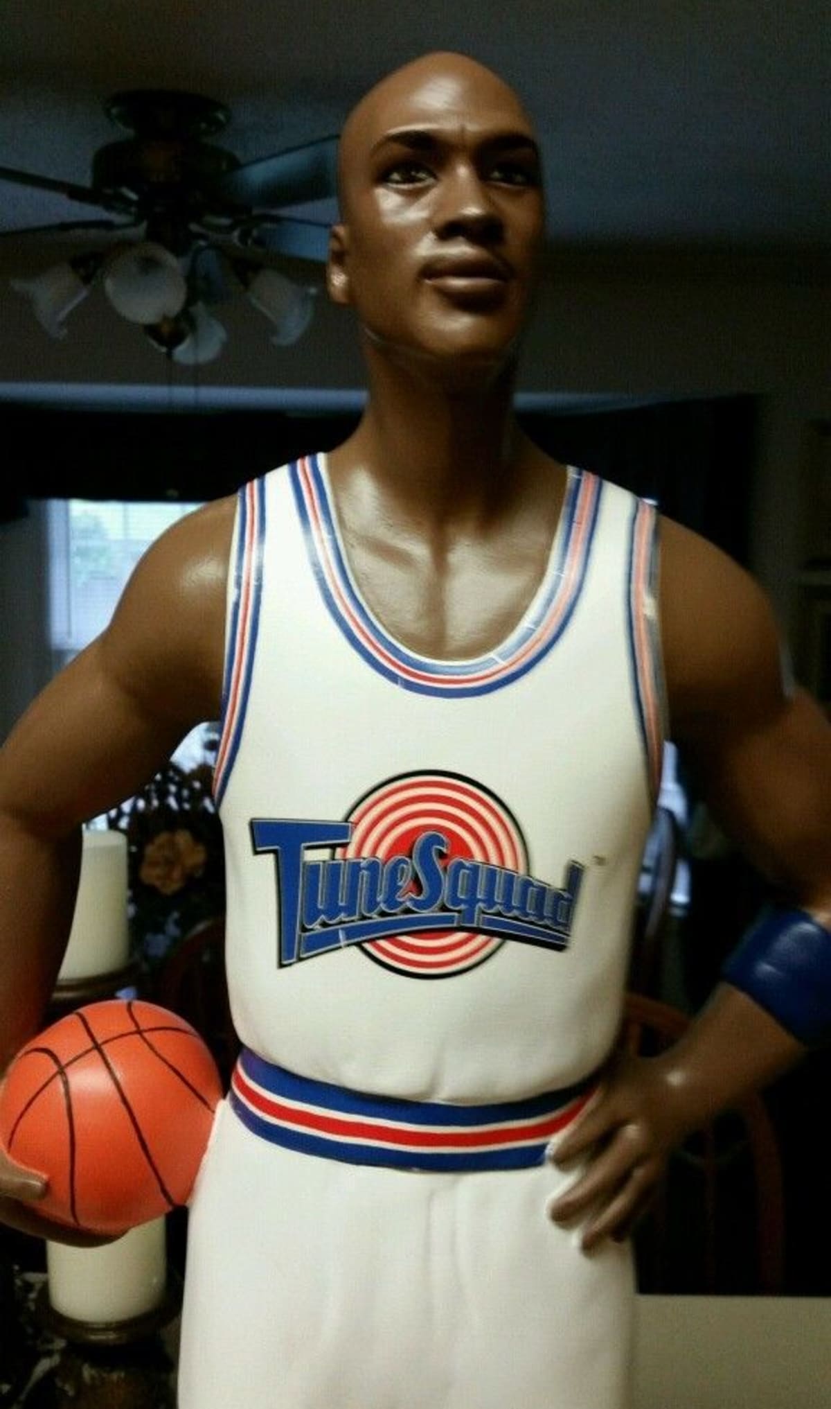 michael jordan tune squad toy