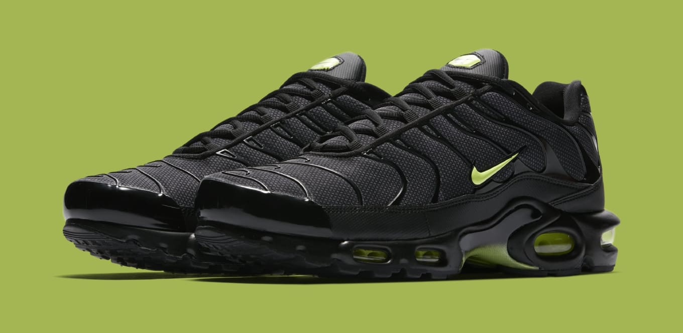 Nike Air Max Plus Black Volt Glow Wolf Grey Aj2013 001 Dark Stucco Total Orange Aj2013 003 Release Date Sole Collector