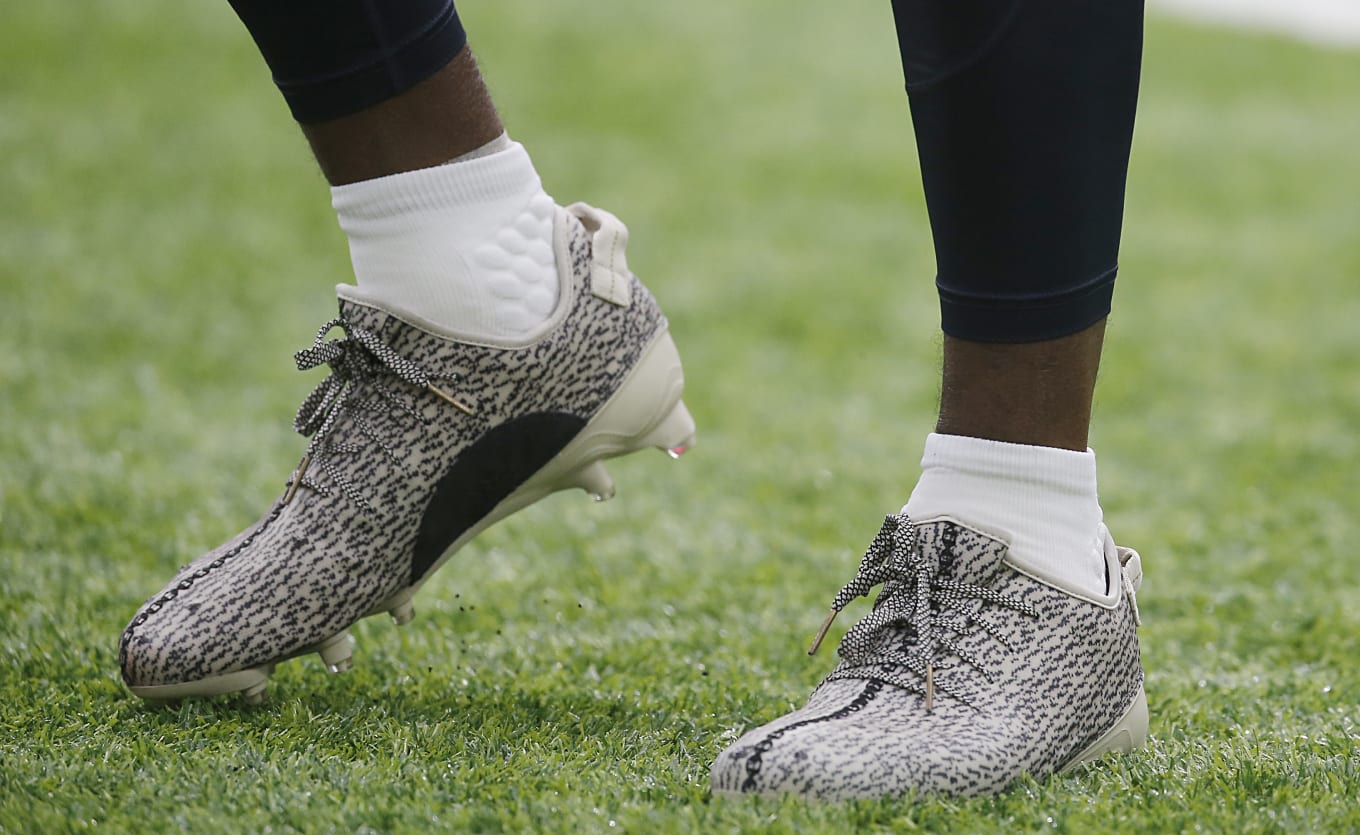 turtle dove yeezy cleats