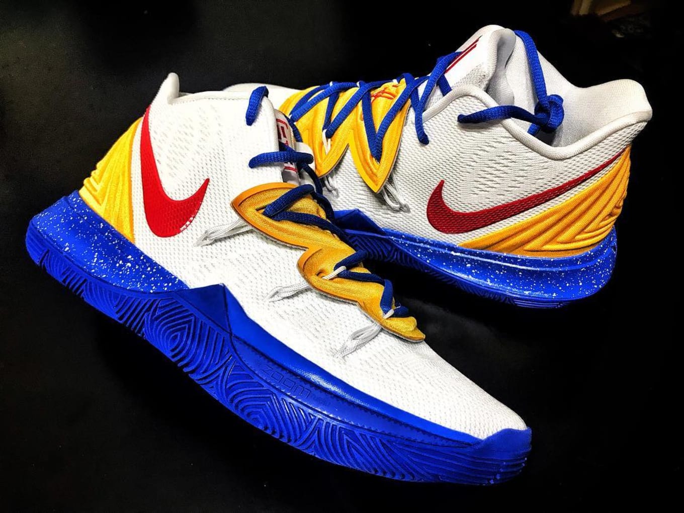 Nike Kyrie 5 'Friends' Black White Multi Culture kings