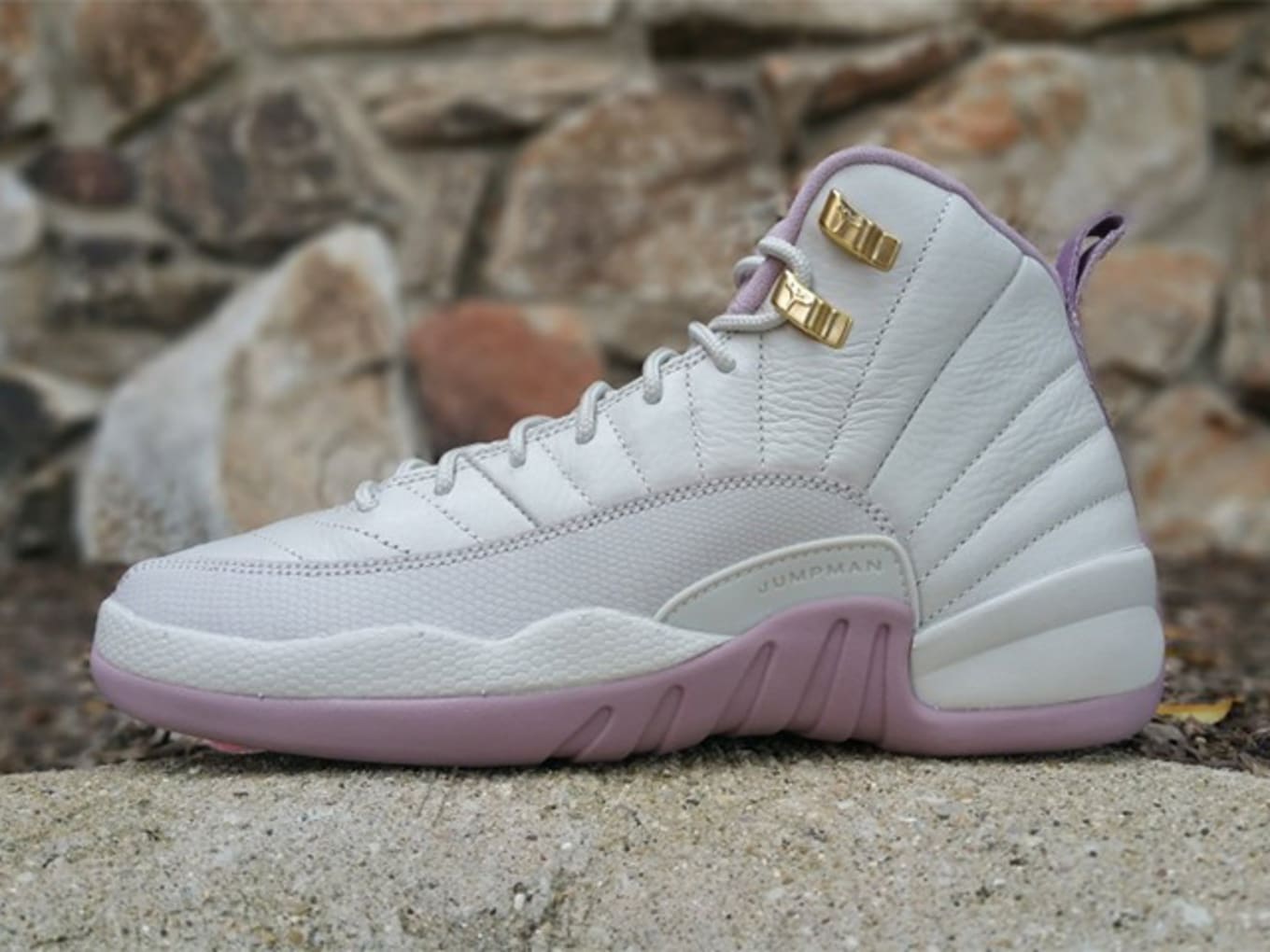 Air jordan 12 retro plum fog