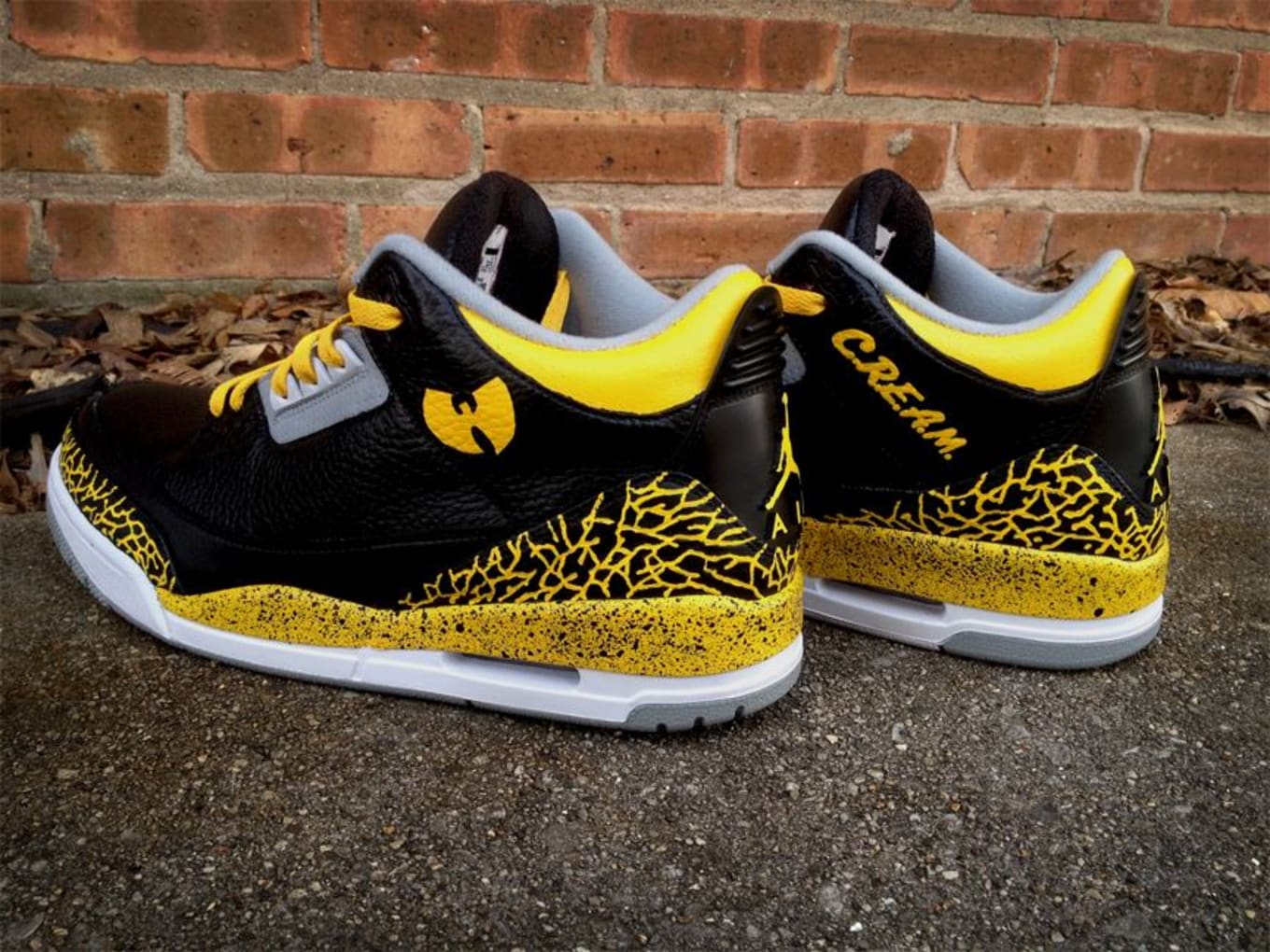 black and yellow jordan 3s