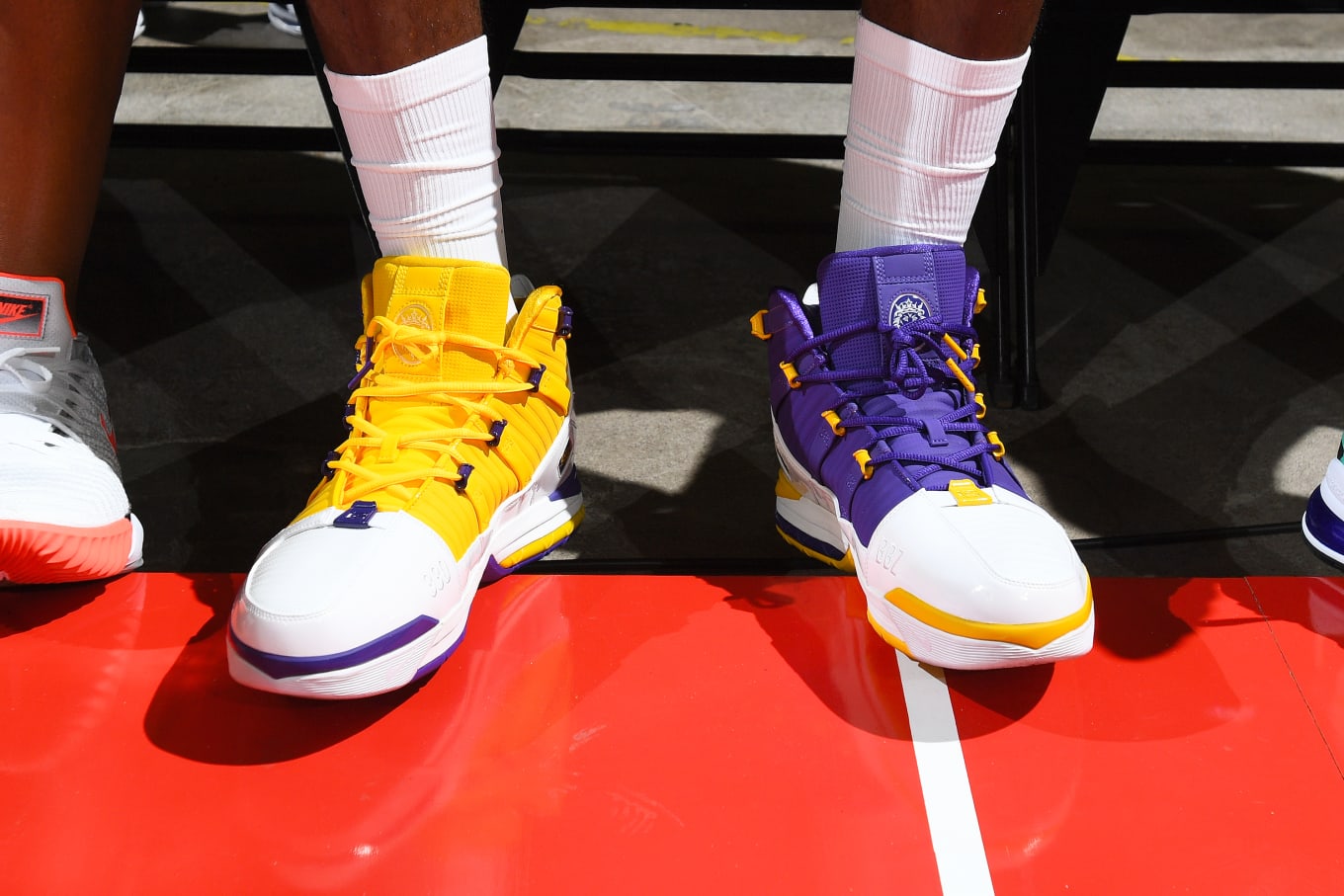 lebron james shoes in lakers