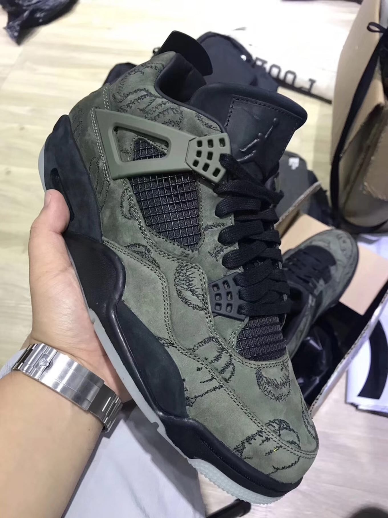 Green kaws jordan 4