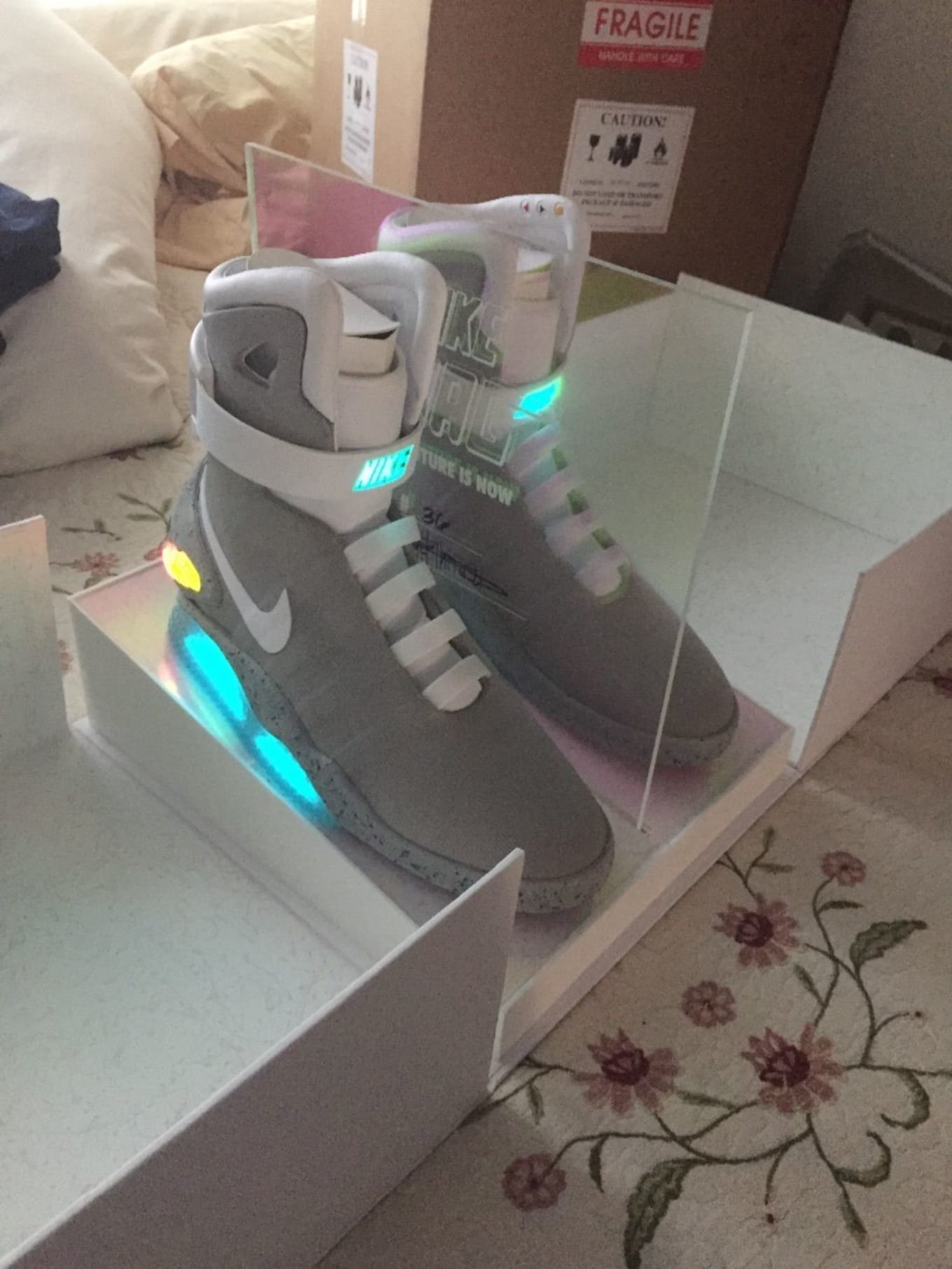 automatic laces air mag sneakers